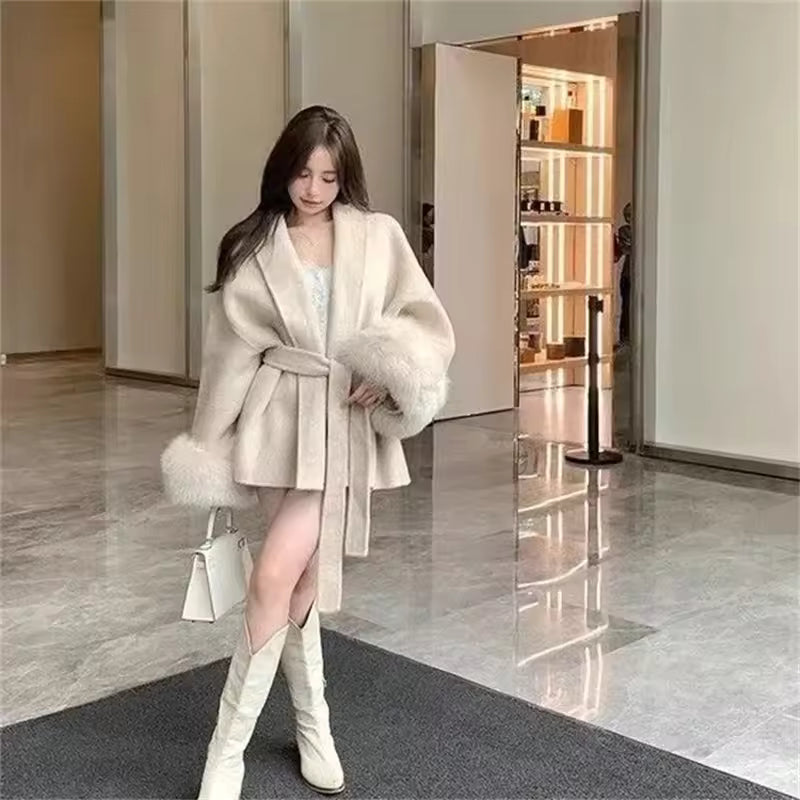 Lace-up Furry Sleeves Thin Hepburn Style Woolen Coat - Velerat
