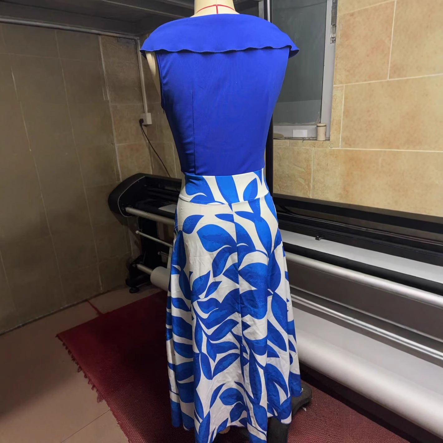 Women's Versatile And Elegant Printed V-neck Dress - Velerat