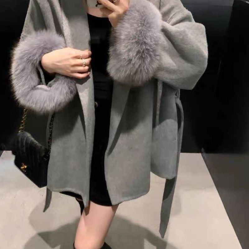 Lace-up Furry Sleeves Thin Hepburn Style Woolen Coat - Velerat