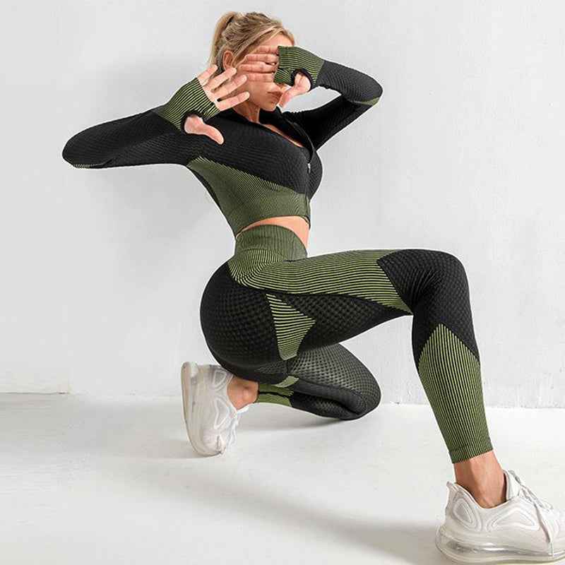 women’s workout tracksuit