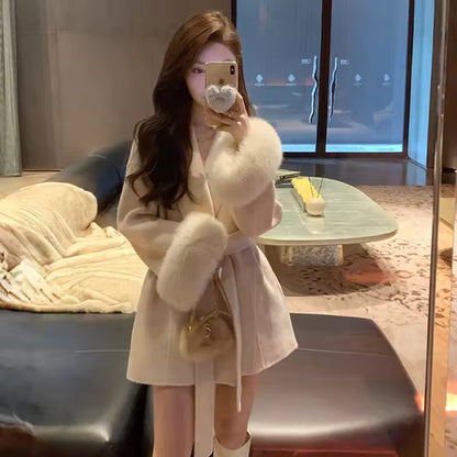 Women’s Hepburn-Style Wool Blend Coat – Lace-Up Furry Sleeves Casual